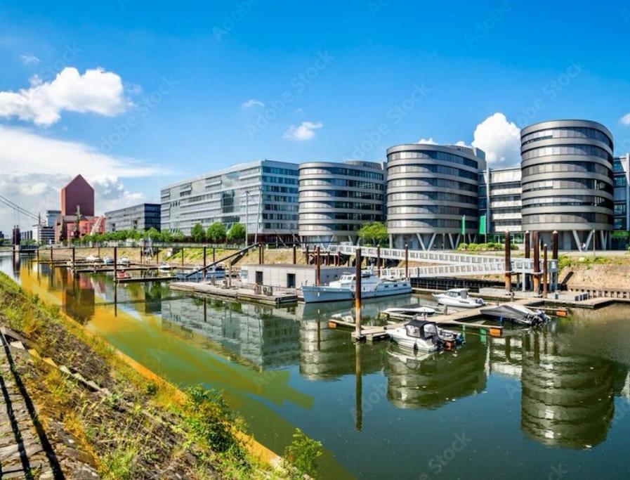 Onthepoint, Erdgeschoss, Abstellplatz Fuer Fahrraeder, City Und Innenhafen 5 Gehminuten!!! Дуйсбург Экстерьер фото